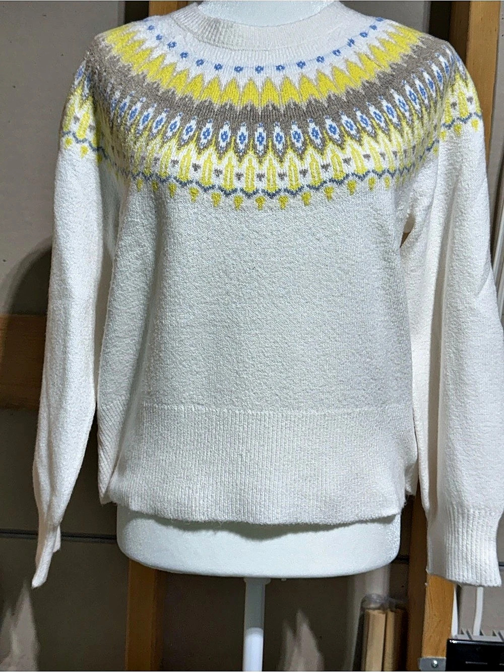 LOFT Fair Isle Crewneck Sweater in White & Yellow Size Medium